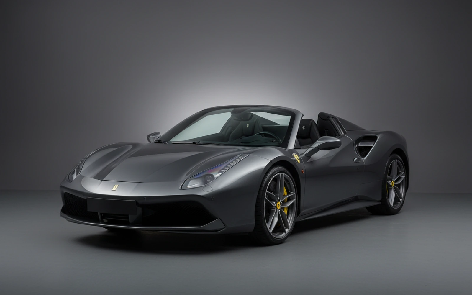 Ferrari 488 Spyder Gris 2018 for rent in Miami — exterior front view