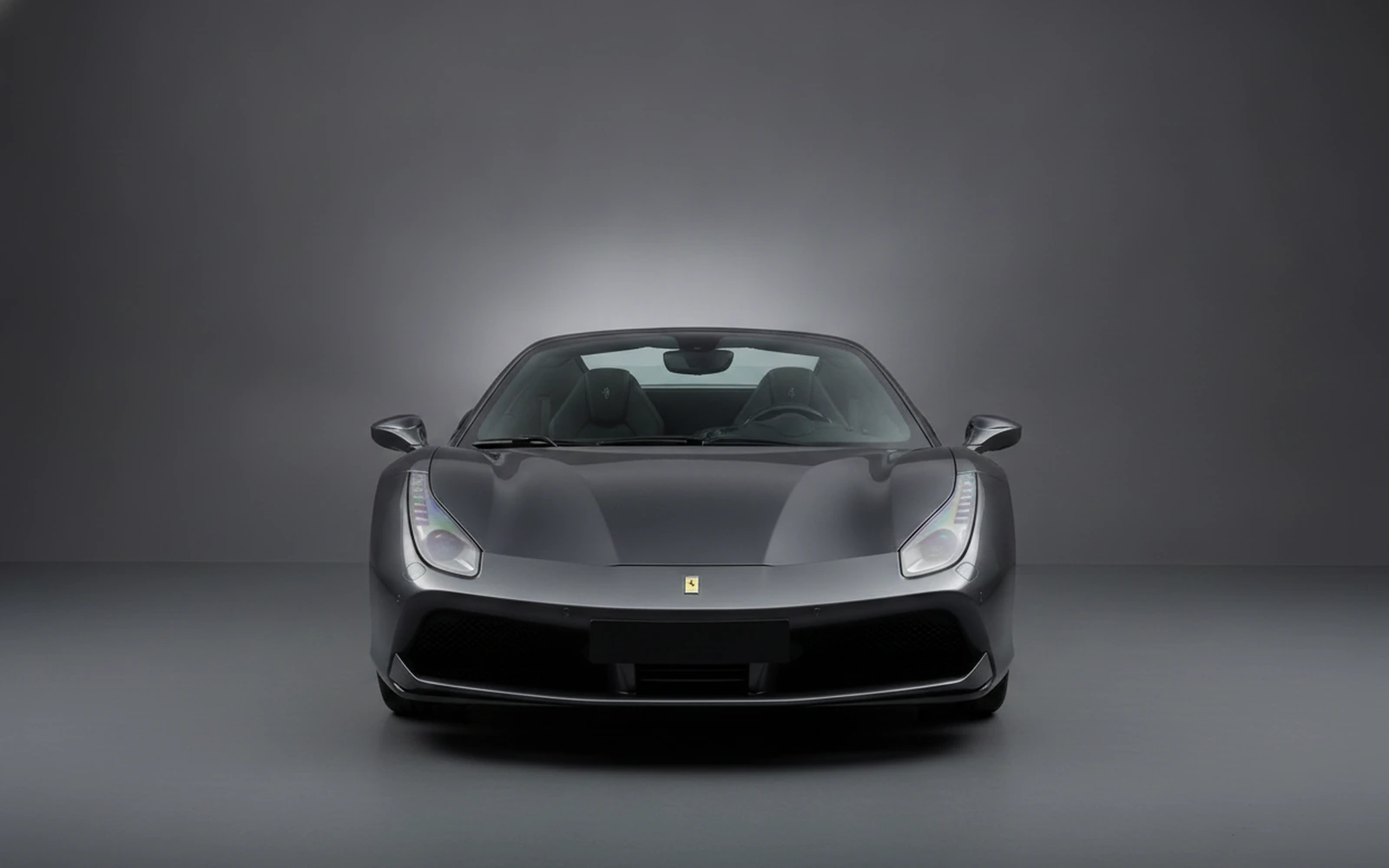 Ferrari 488 Spyder Gris 2018 — exterior side view