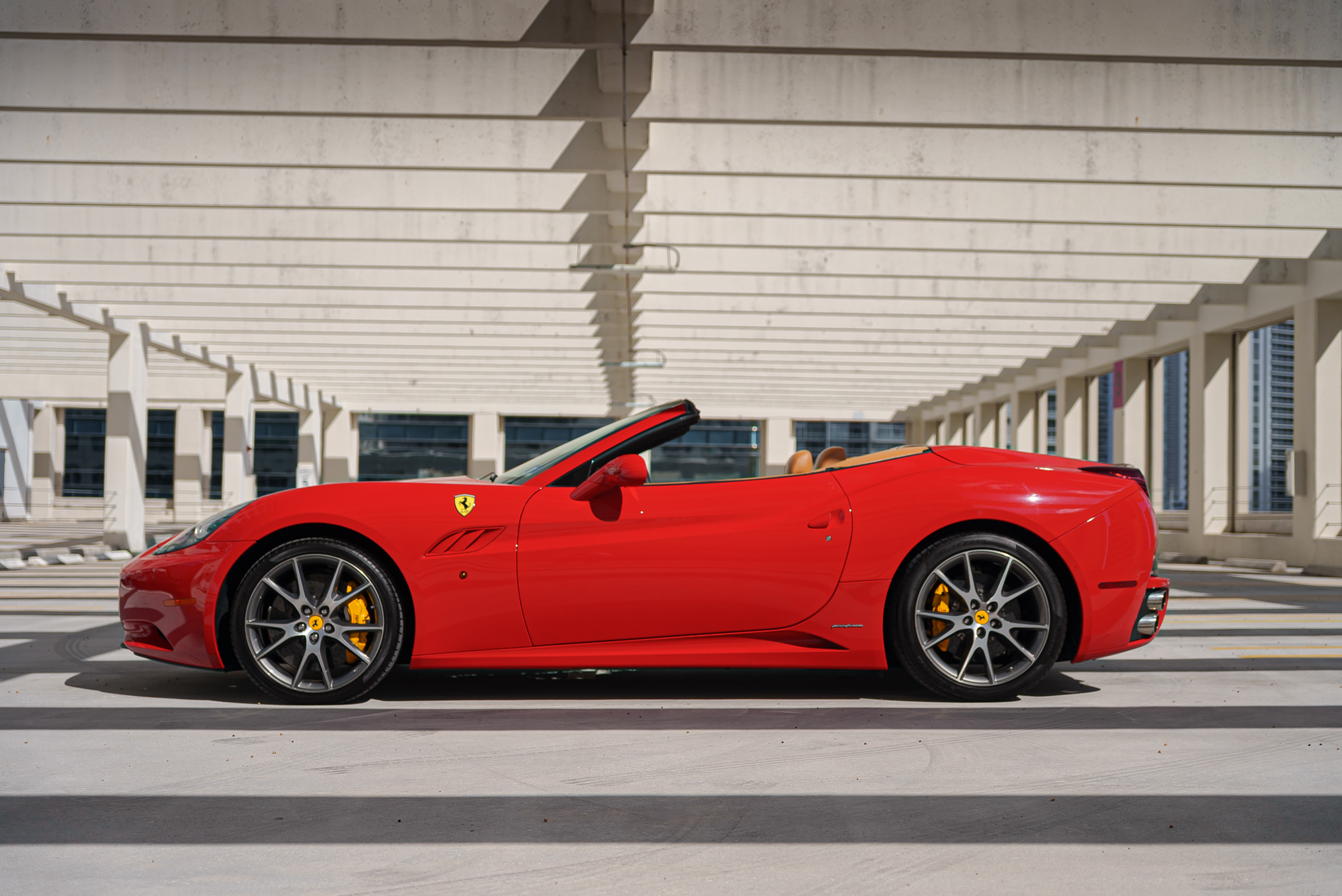 Ferrari California Red — photo 9