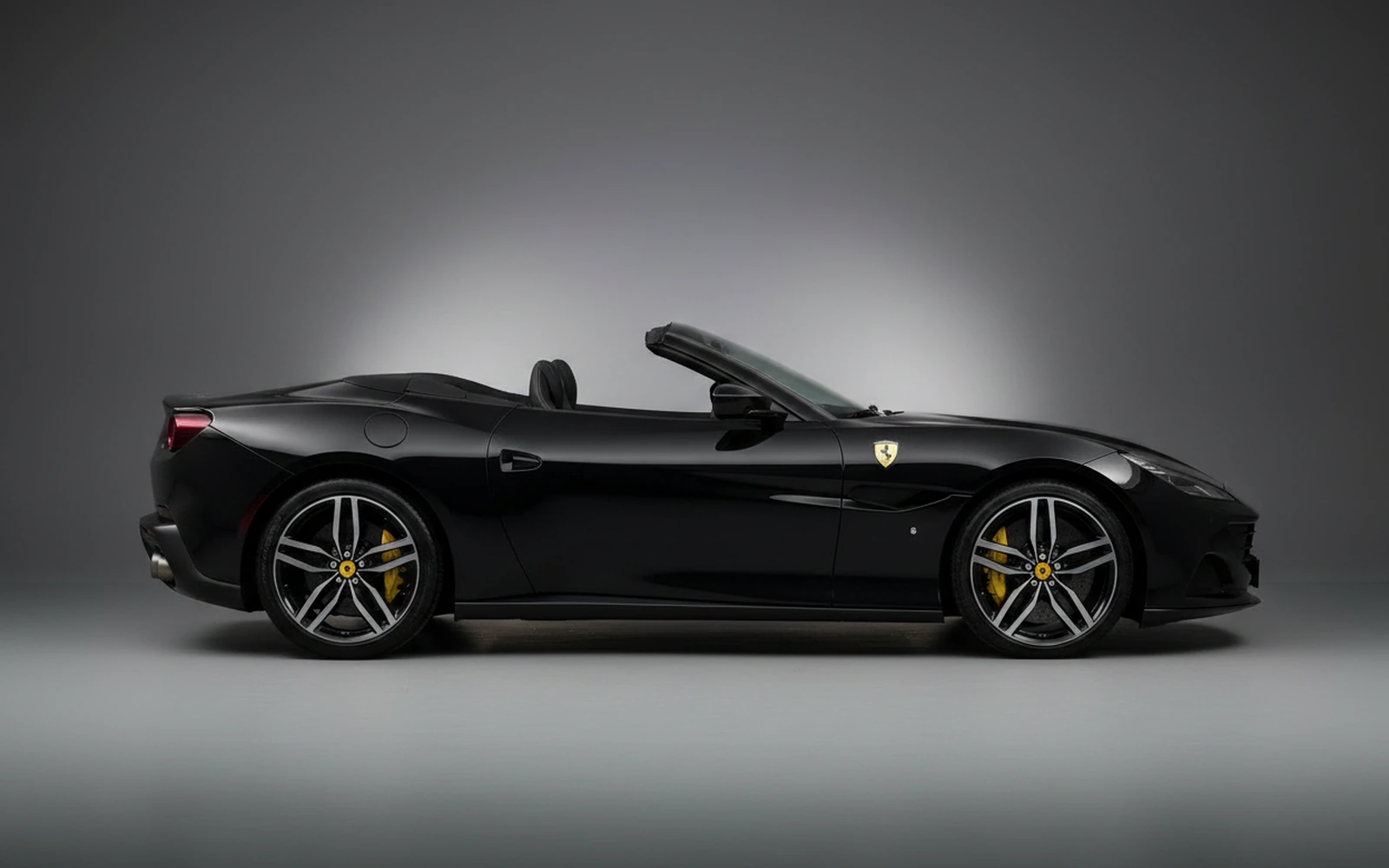 Ferrari Portofino Black 2020 — exterior rear view