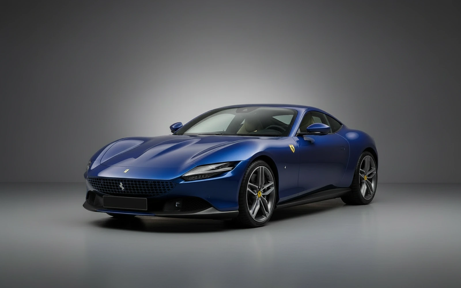 Ferrari Roma Azul 2021 — exterior side view