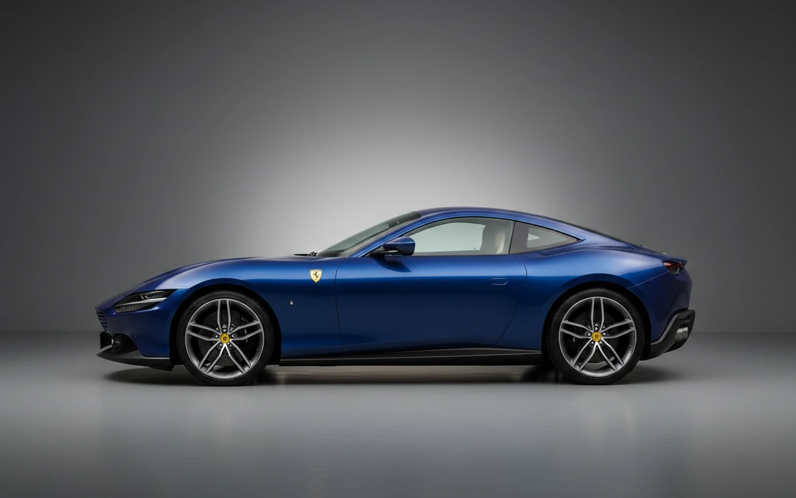 Ferrari Roma Azul 2021 — exterior rear view
