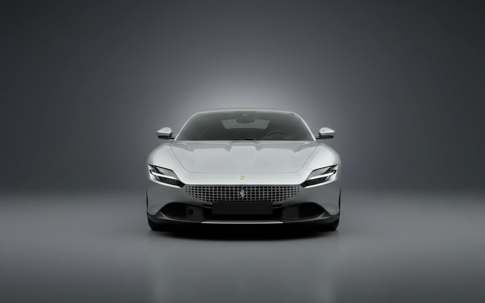 Ferrari Roma Silver 2021 — exterior side view
