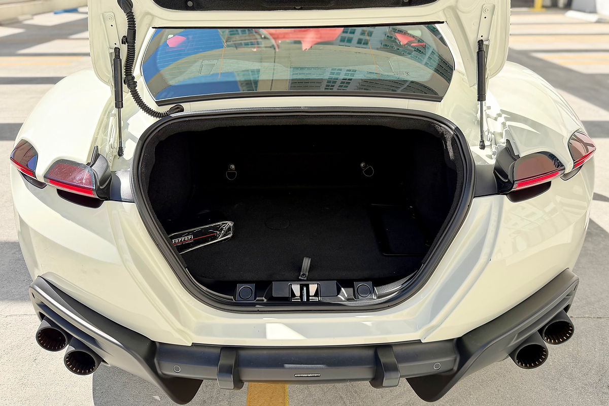 Ferrari Roma White 2021 — photo 8