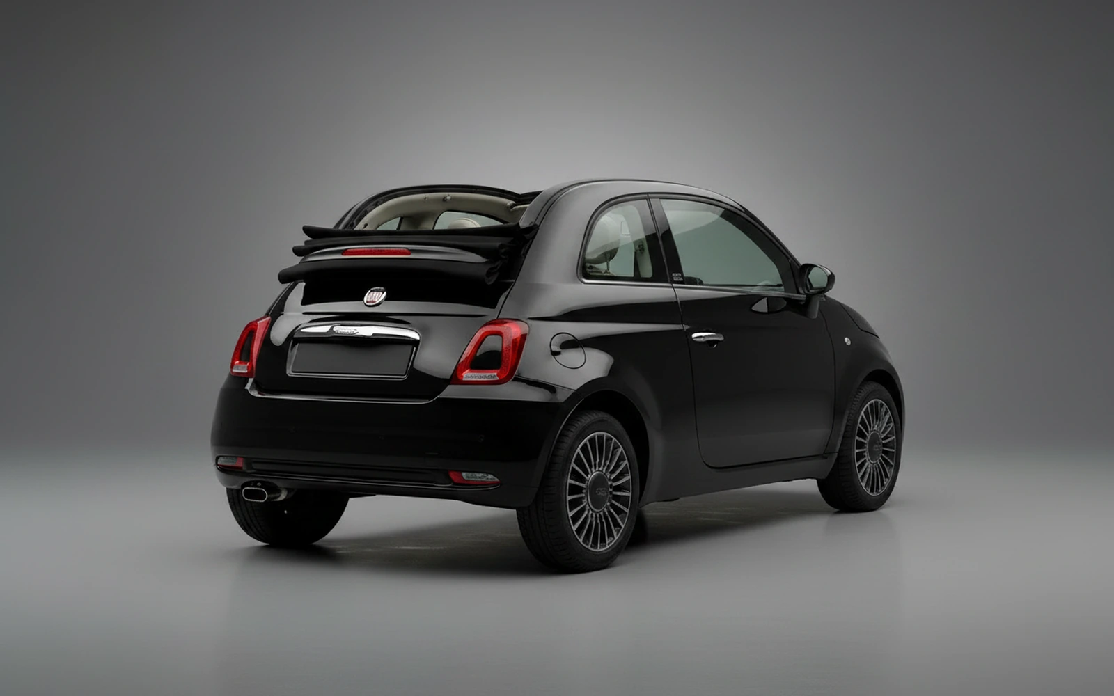 Fiat 500 Cabrio Negro 2023 — interior dashboard