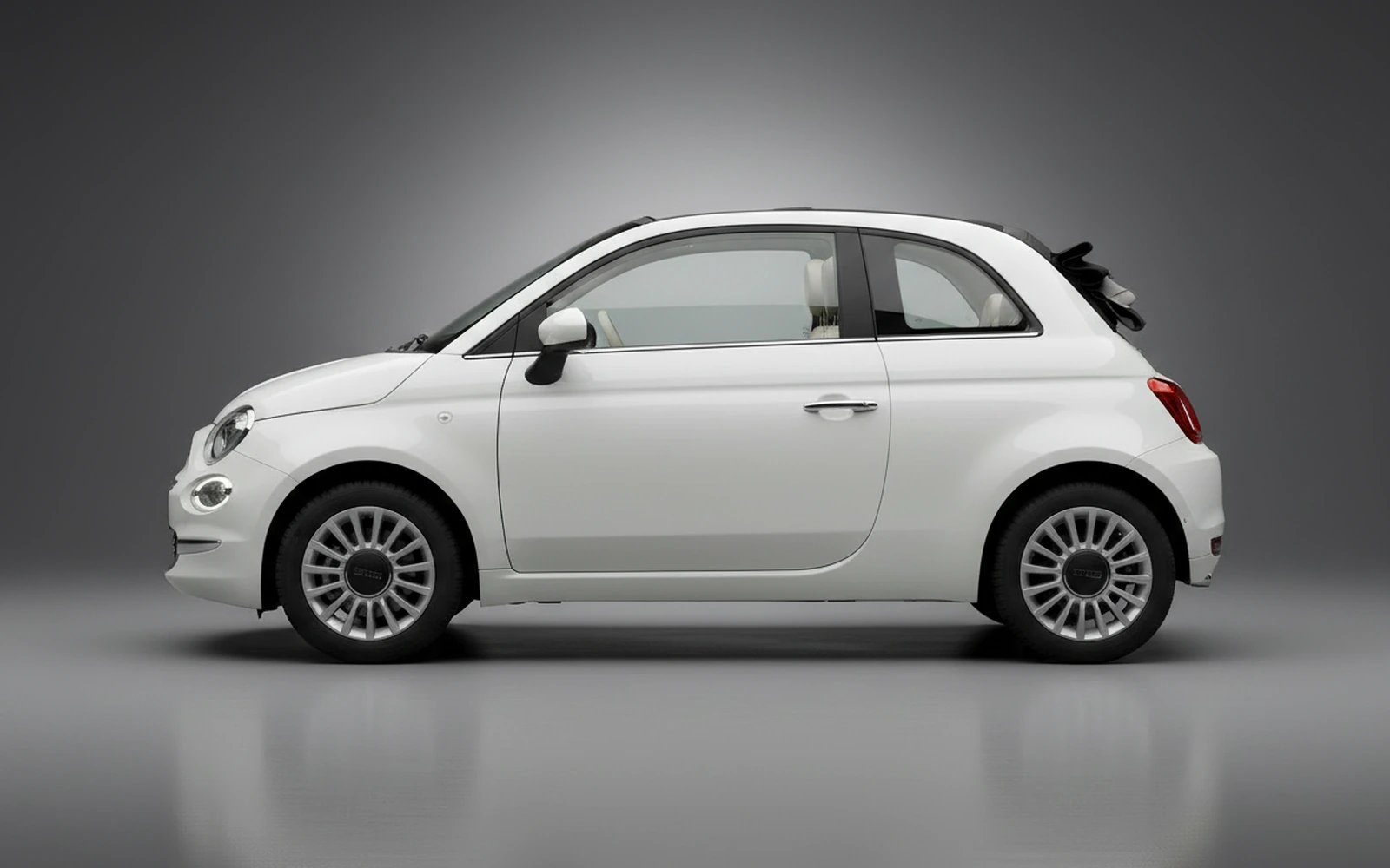 Fiat 500 Cabrio Blanco 2023 — exterior rear view