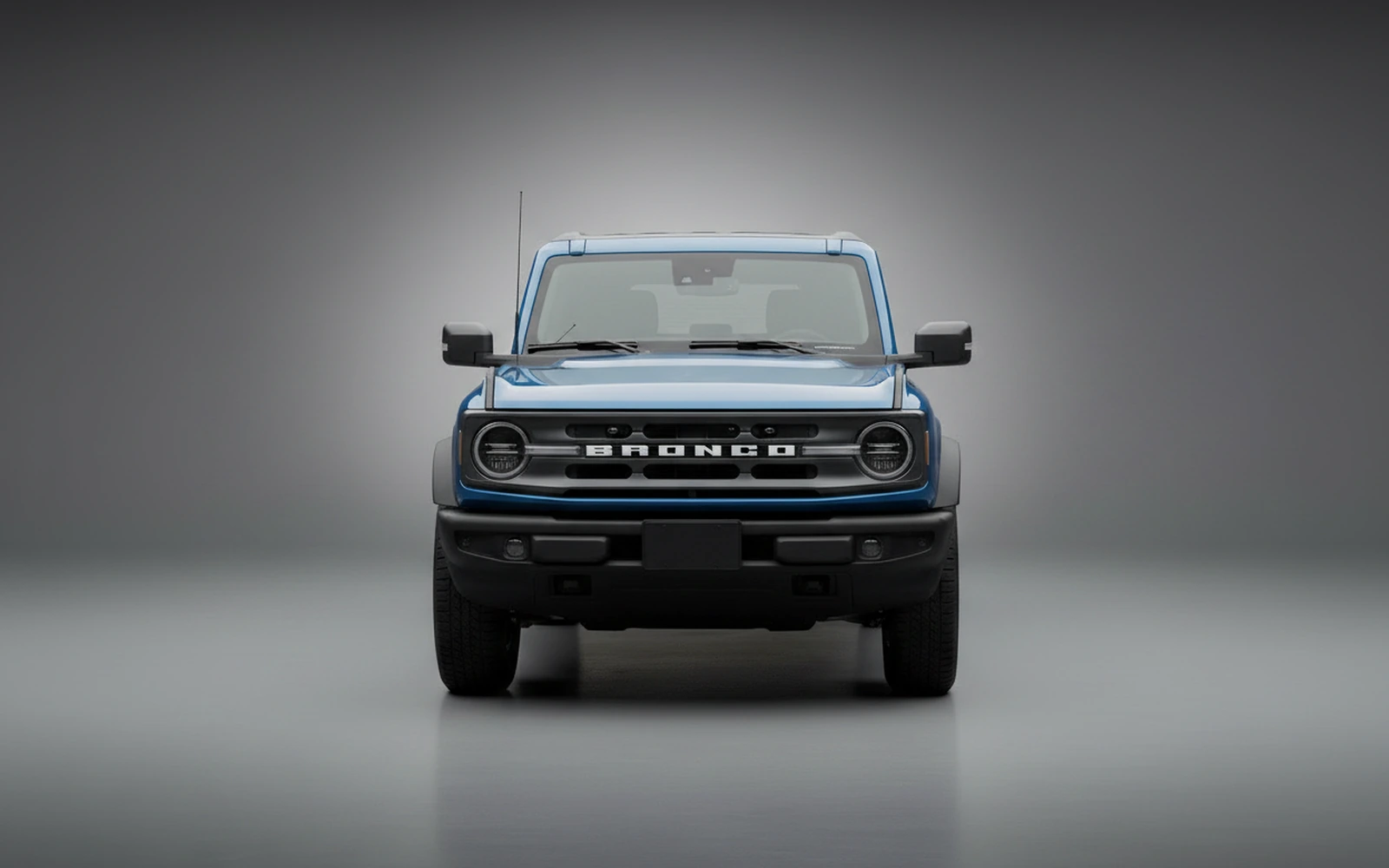 Ford Bronco Blue 2022 — exterior side view