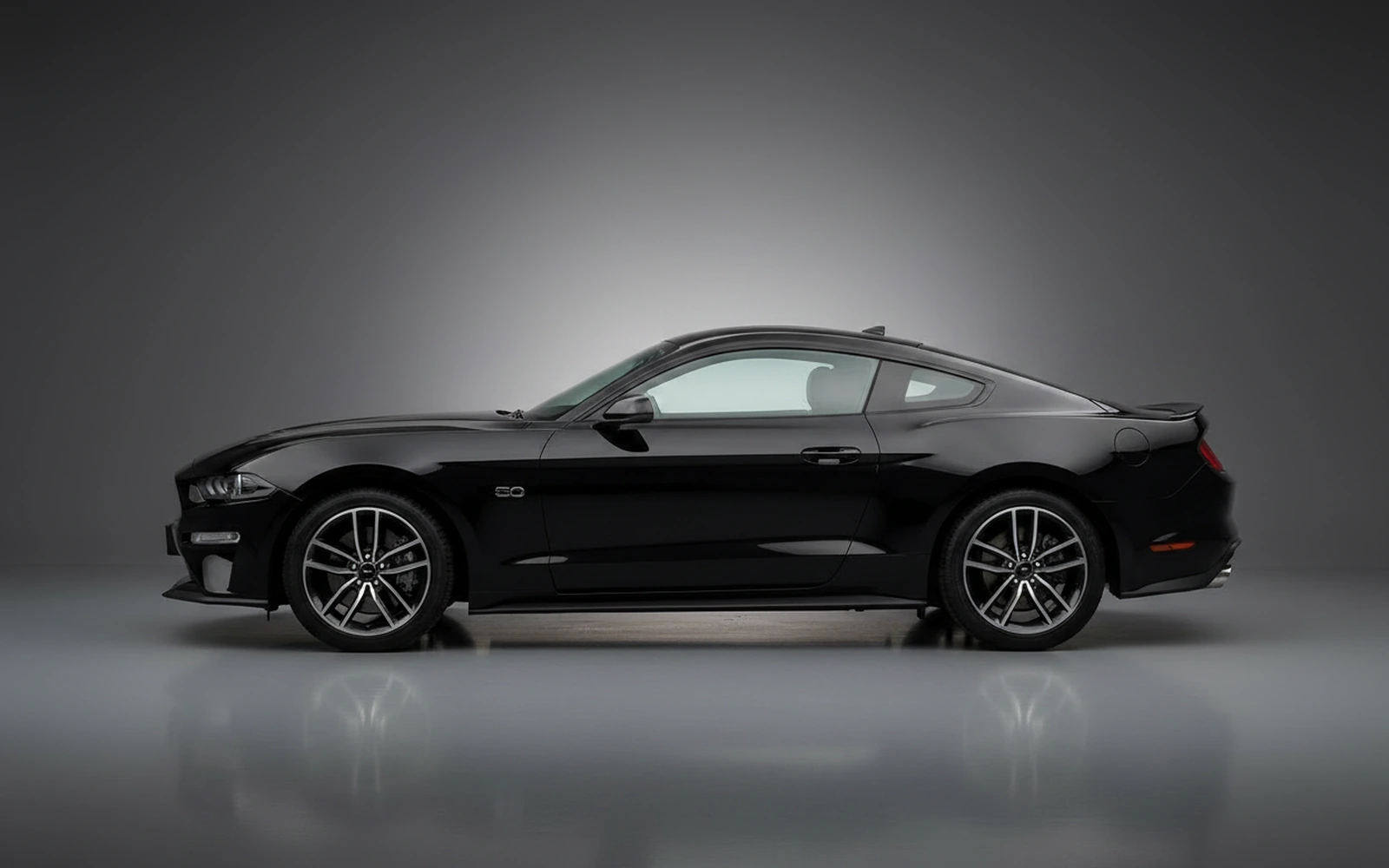 Ford Mustang Black 2022 — exterior rear view