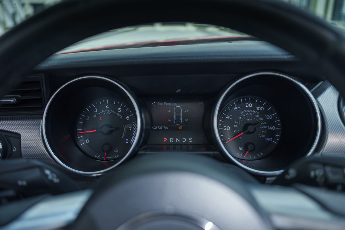 Ford Mustang EcoBoost Red 2022 — photo 6