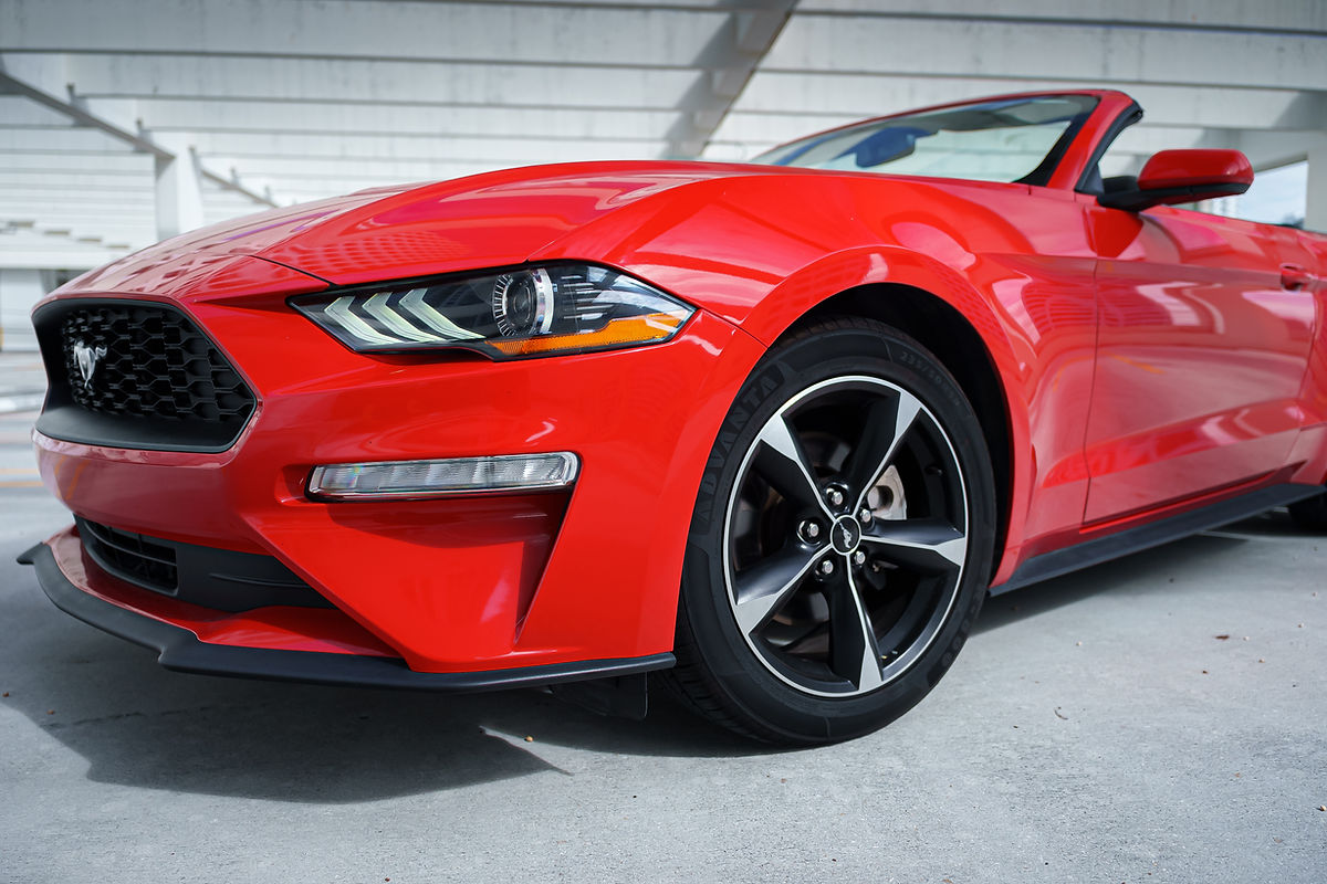 Ford Mustang EcoBoost Red 2022 — photo 9
