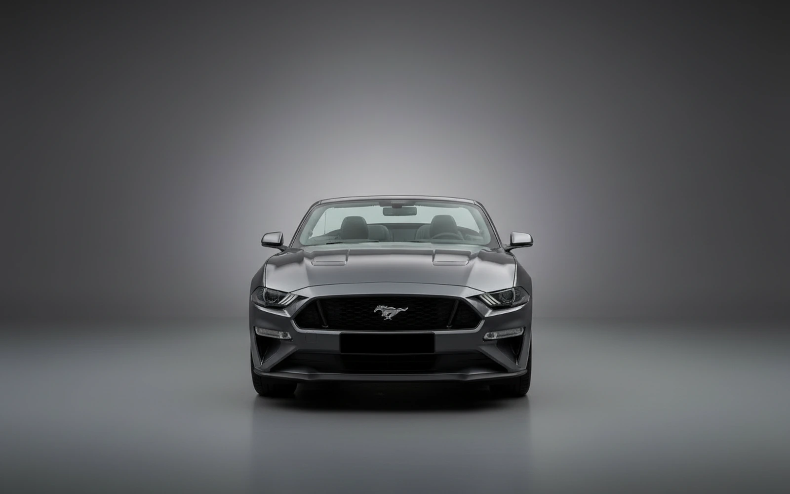 Ford Mustang Convertible Gris 2022 — exterior side view