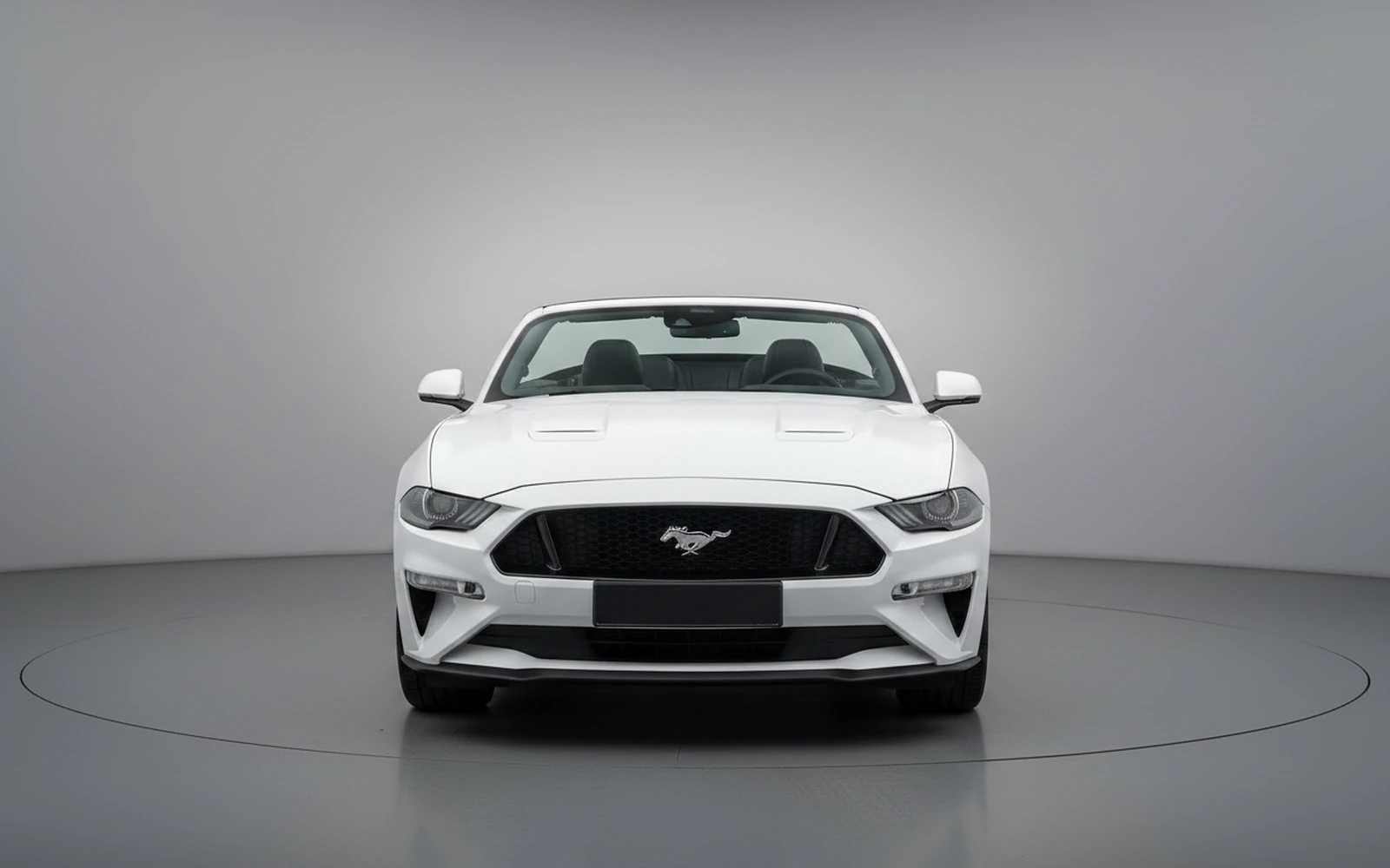Ford Mustang Convertible White 2020 — exterior side view