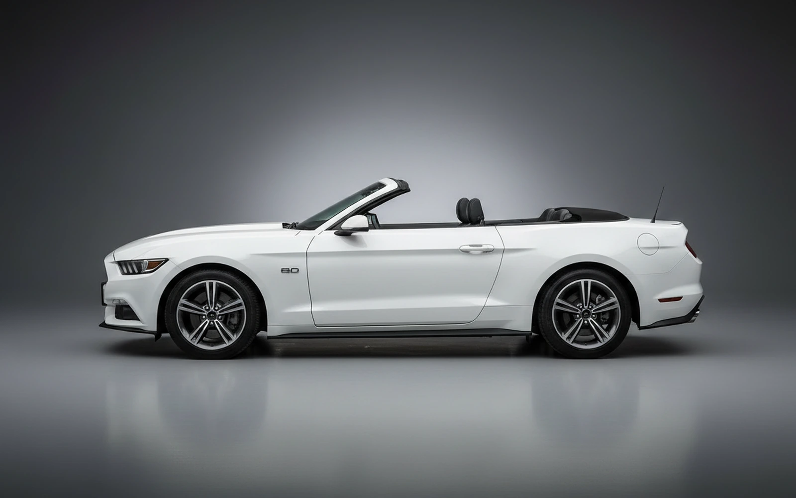 Ford Mustang Convertible White 2022 — exterior rear view