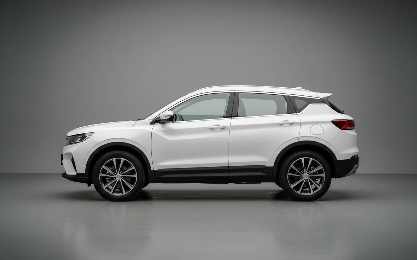 Geely Coolray GF White 2024 — exterior rear view