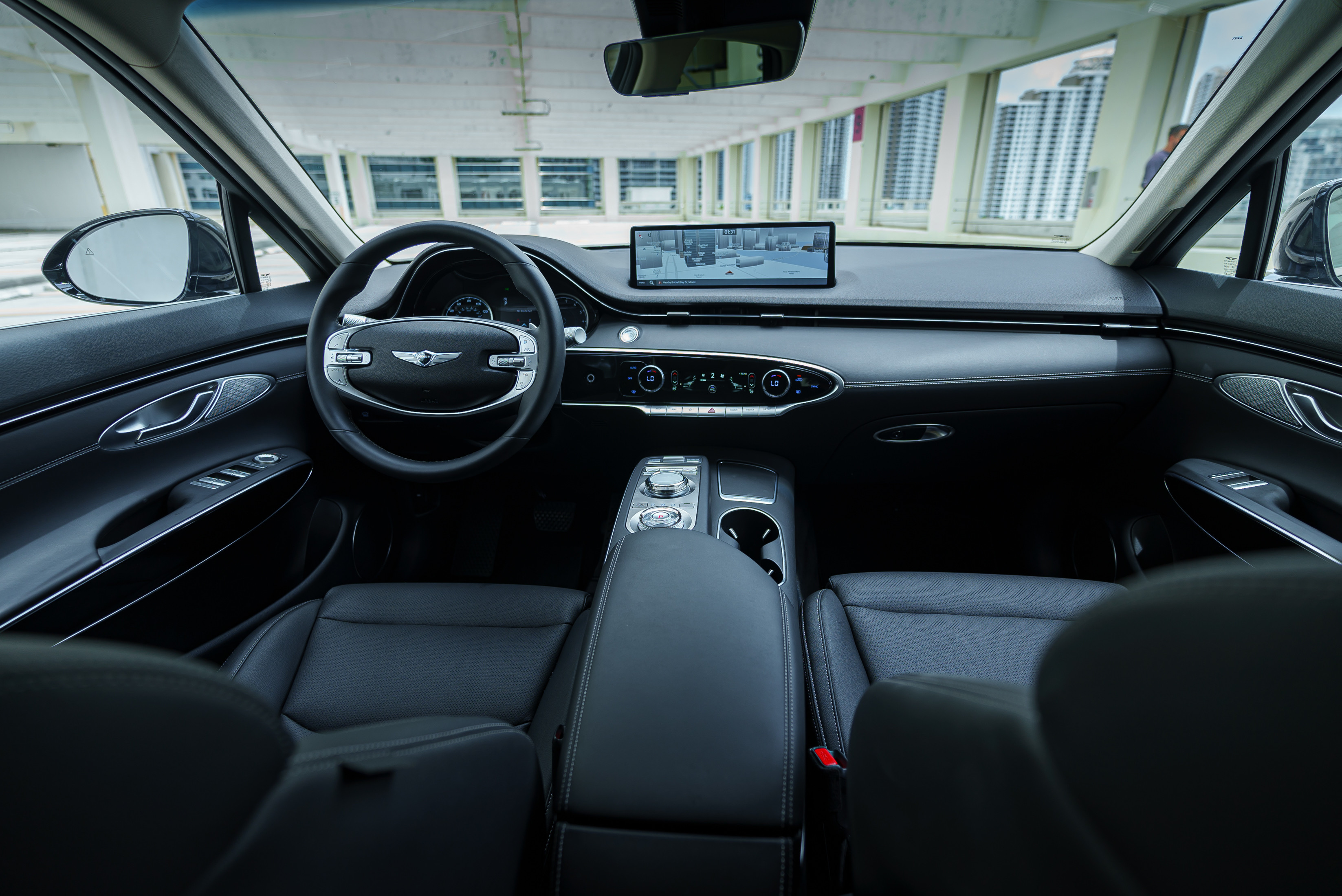 Genesis GV70 Black — photo 7