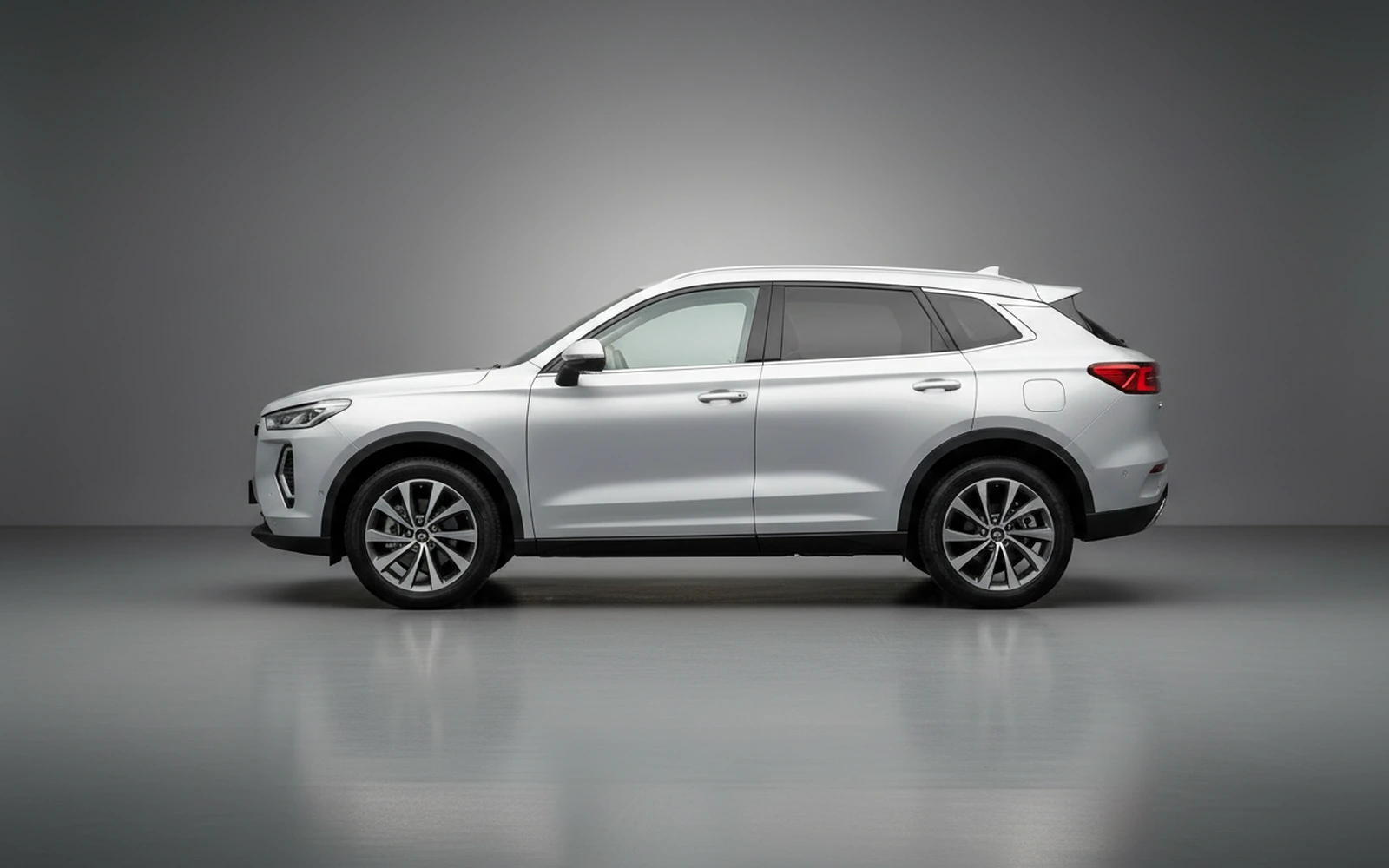 Haval Jolion Silver 2025 — exterior rear view