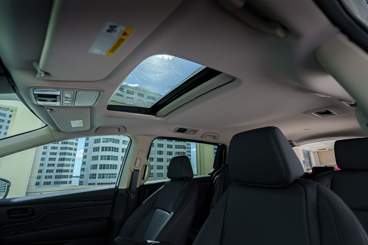 Honda Odyssey White 2022 — photo 6