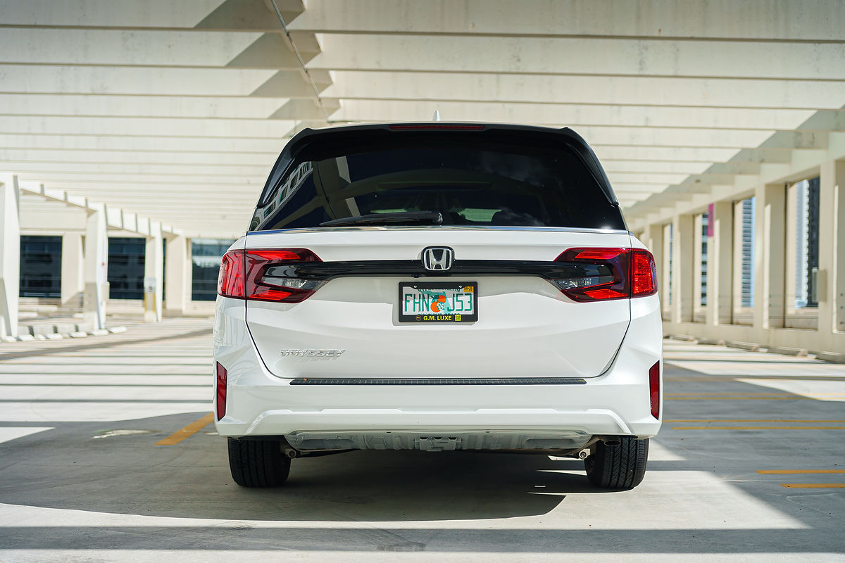 Honda Odyssey White 2022 — photo 7