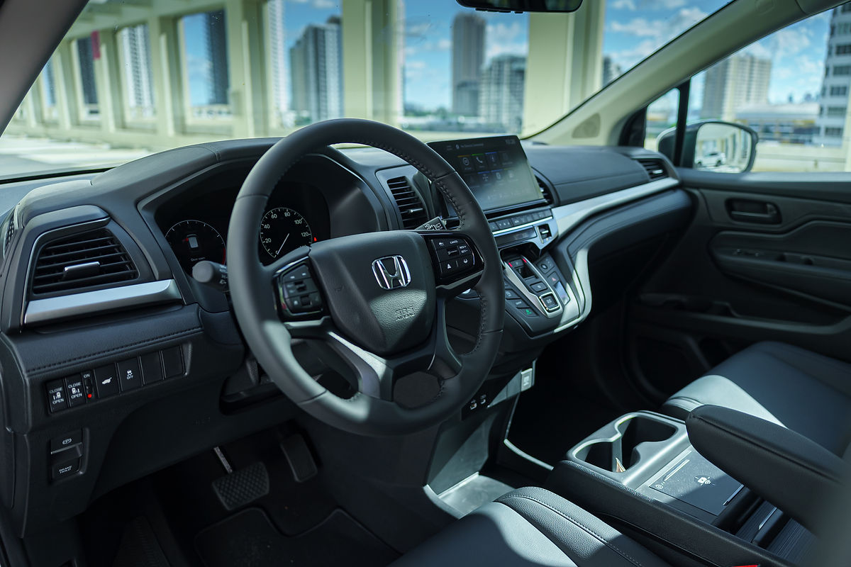 Honda Odyssey White 2022 — photo 9