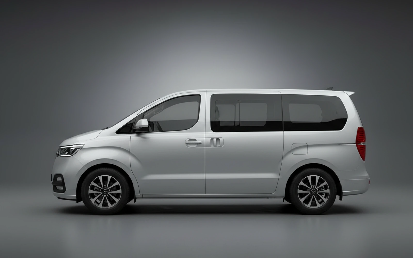 Hyundai Staria Silver 2023 — exterior rear view