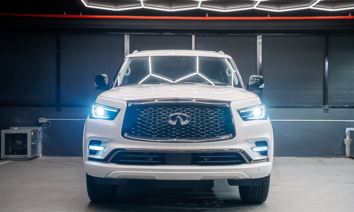 Infiniti QX80 Black 2024 — photo 9