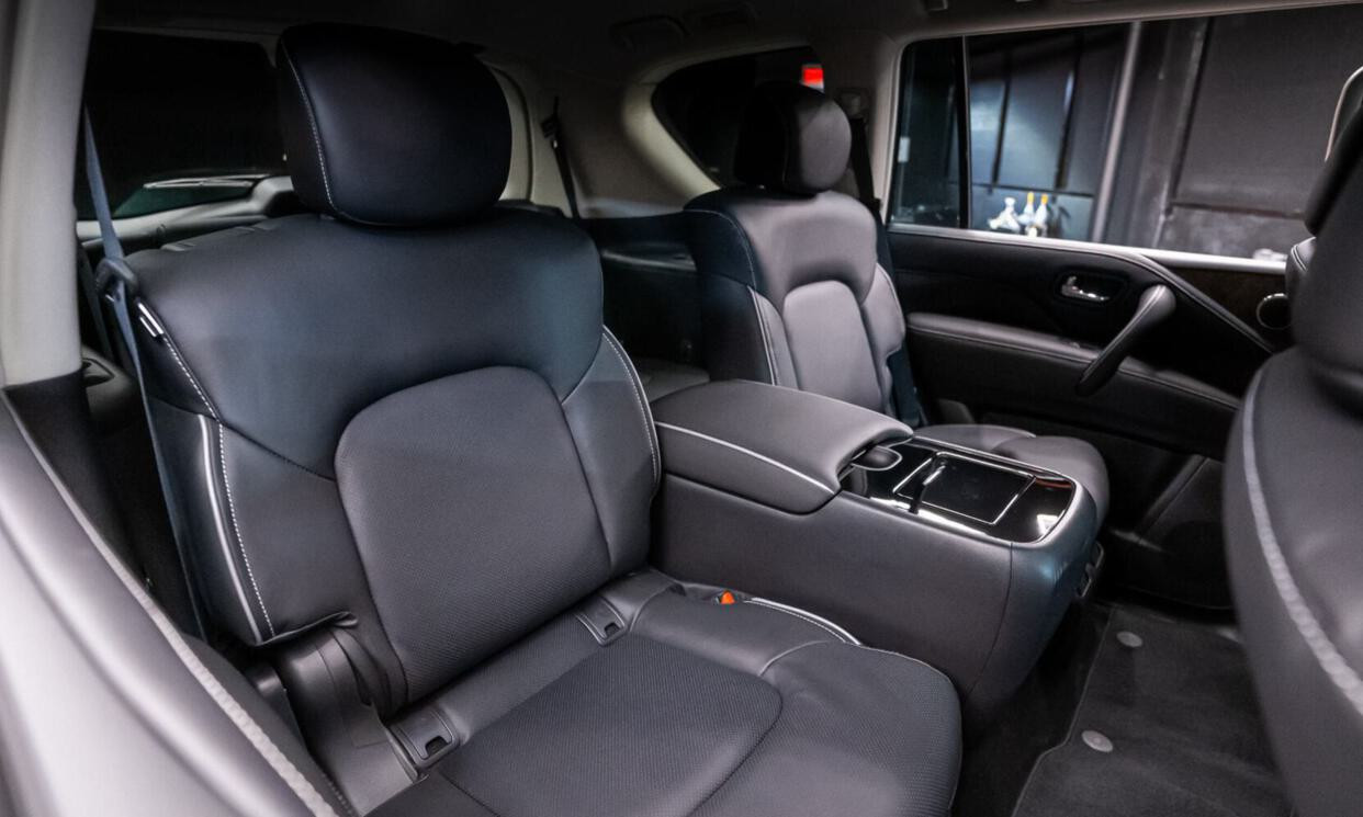 Infiniti QX80 Black 2024 — interior dashboard