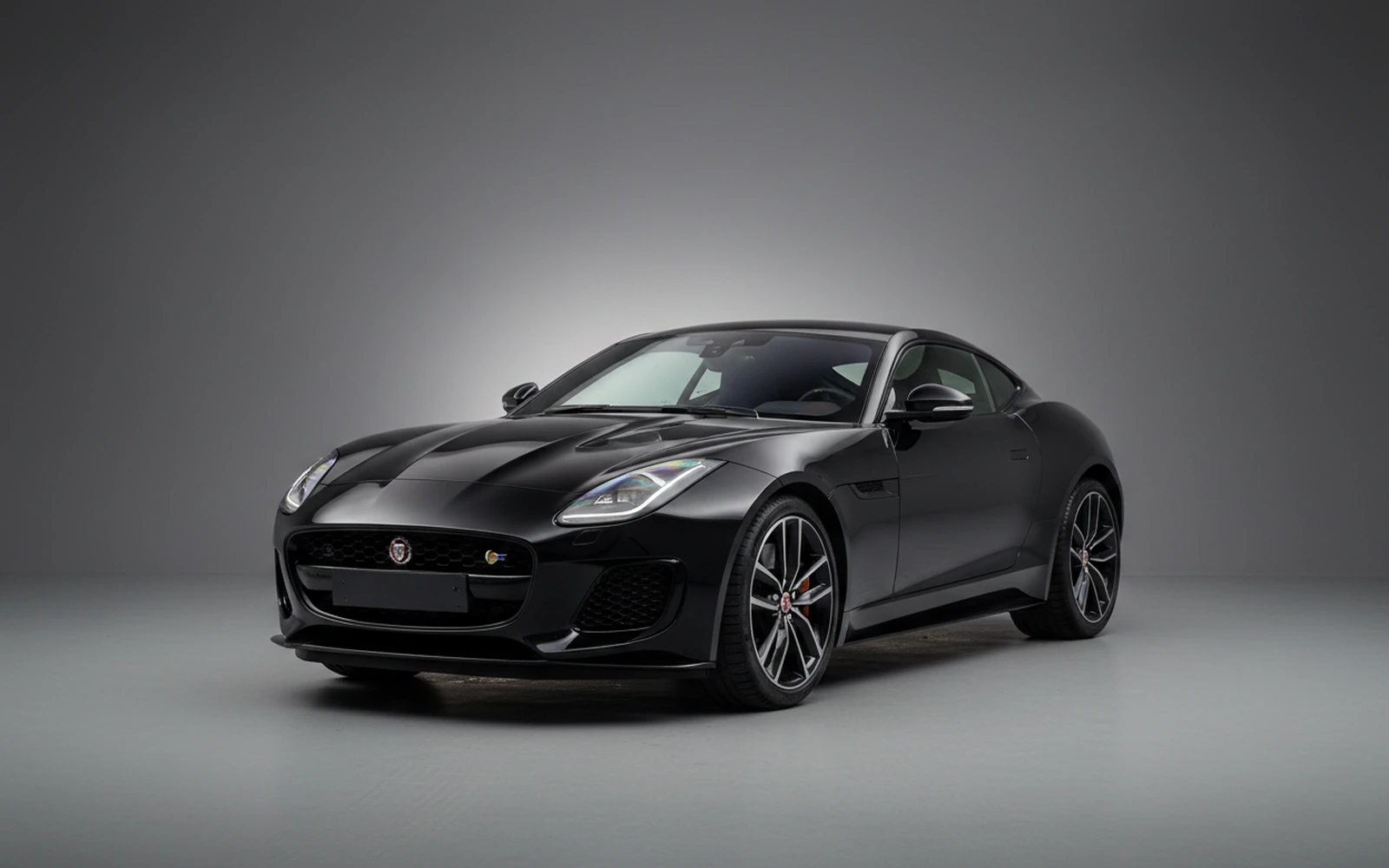 Jaguar F Type Negro 2022 for rent in Miami — exterior photo