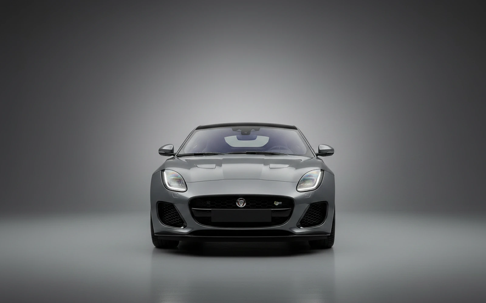 Jaguar F Type Gris 2022 — exterior side view