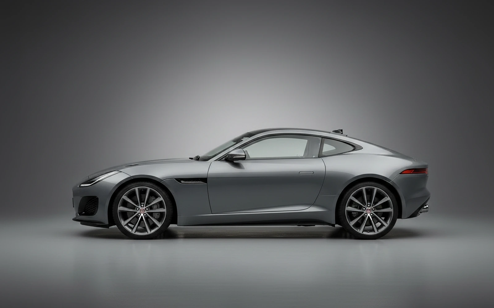 Jaguar F Type Gris 2022 — exterior rear view