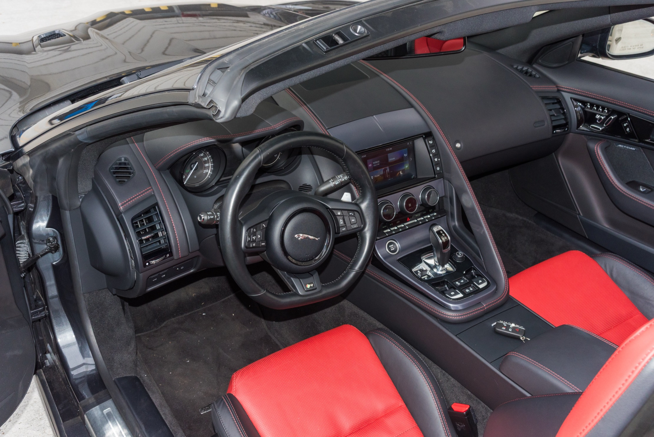 Jaguar F Type Red — photo 7