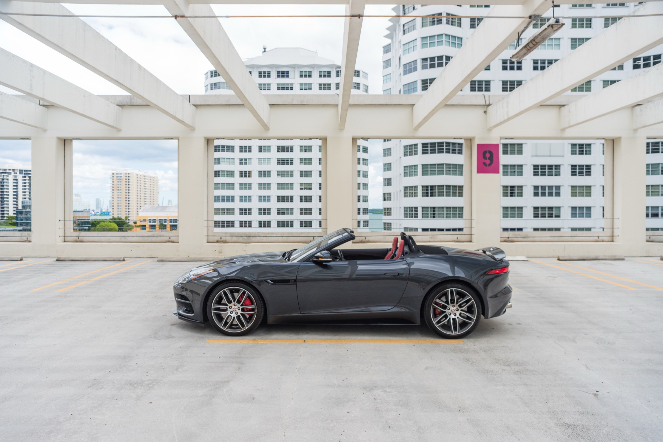 Jaguar F Type Red — interior dashboard