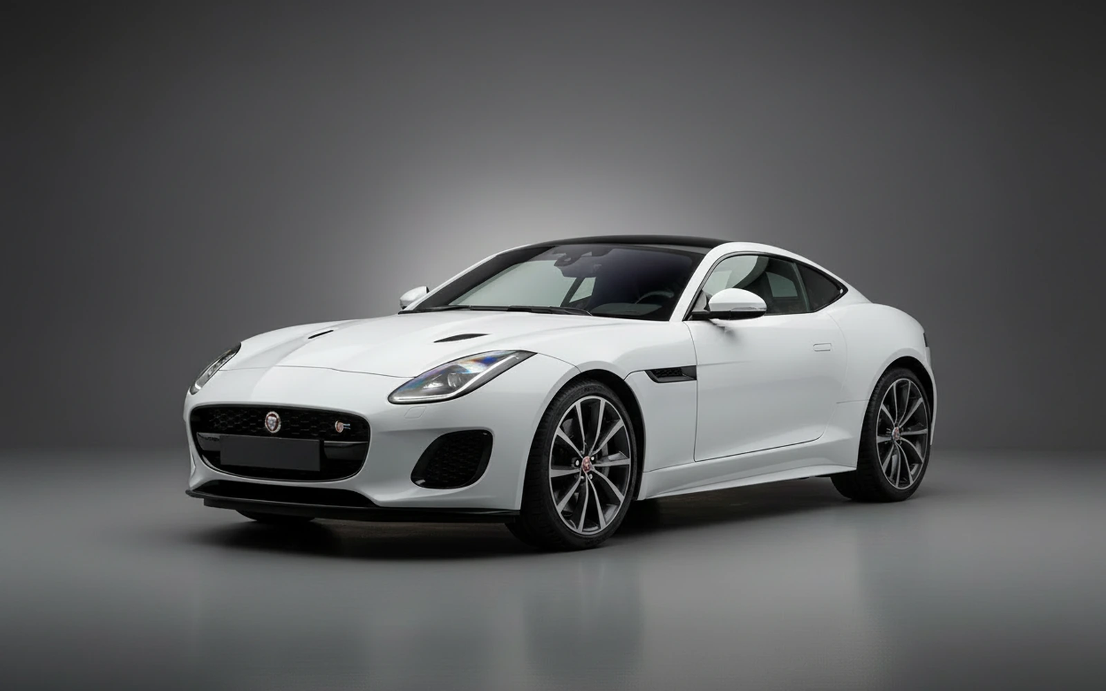 Jaguar F Type Blanco 2022 — exterior side view