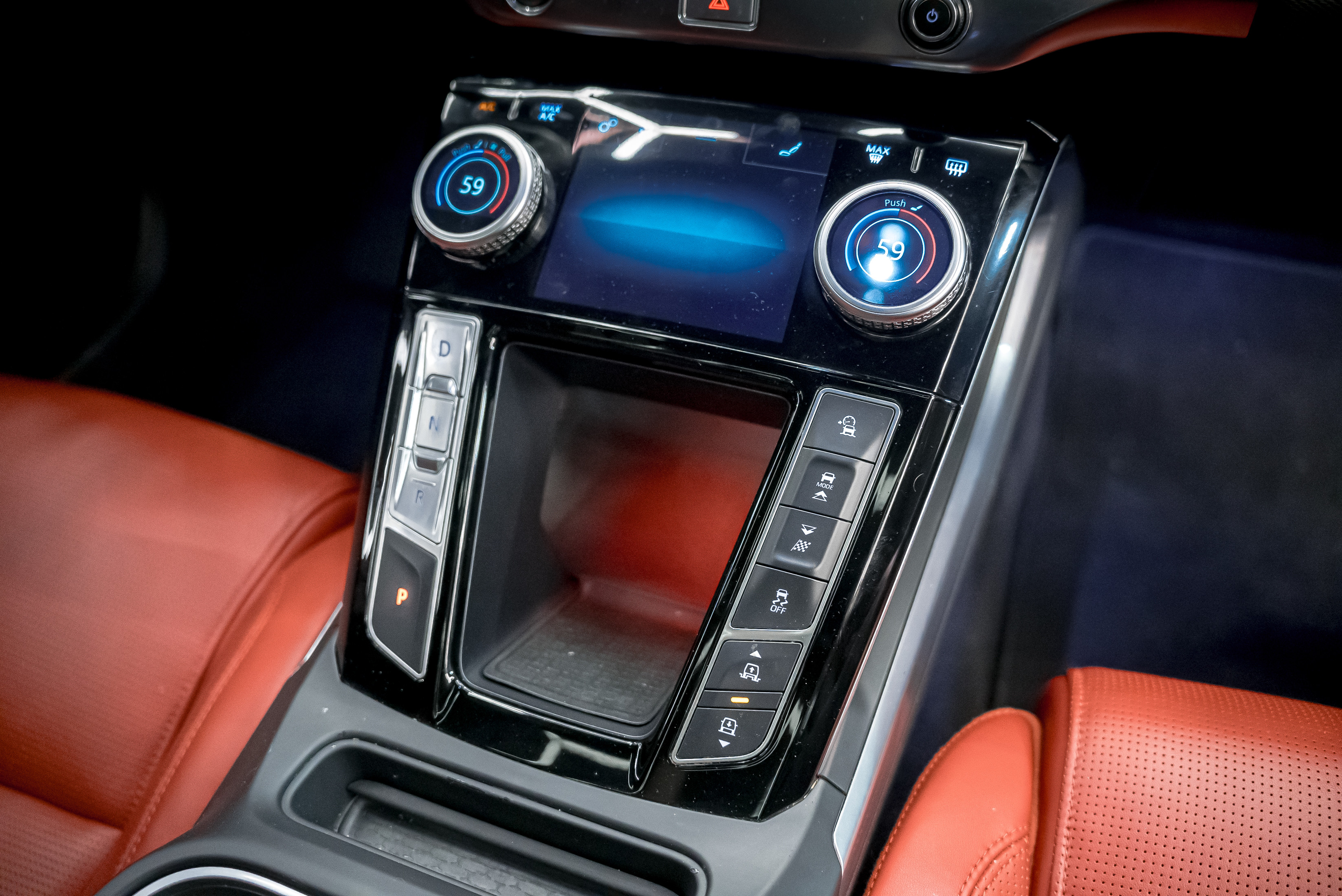 Jaguar I Pace White 2019 — photo 10