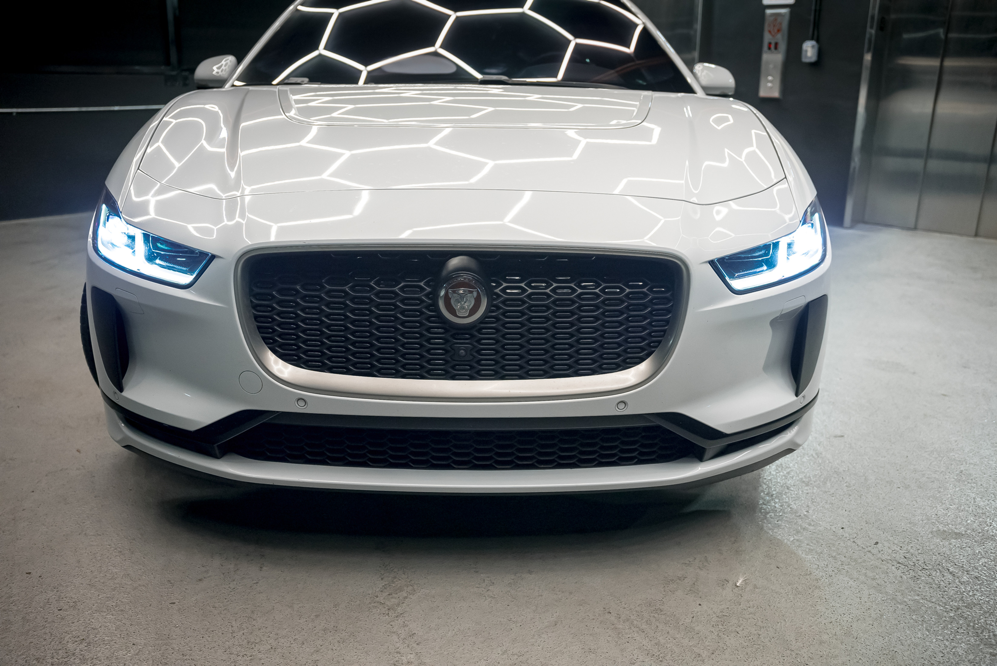 Jaguar I Pace White 2019 — interior seats