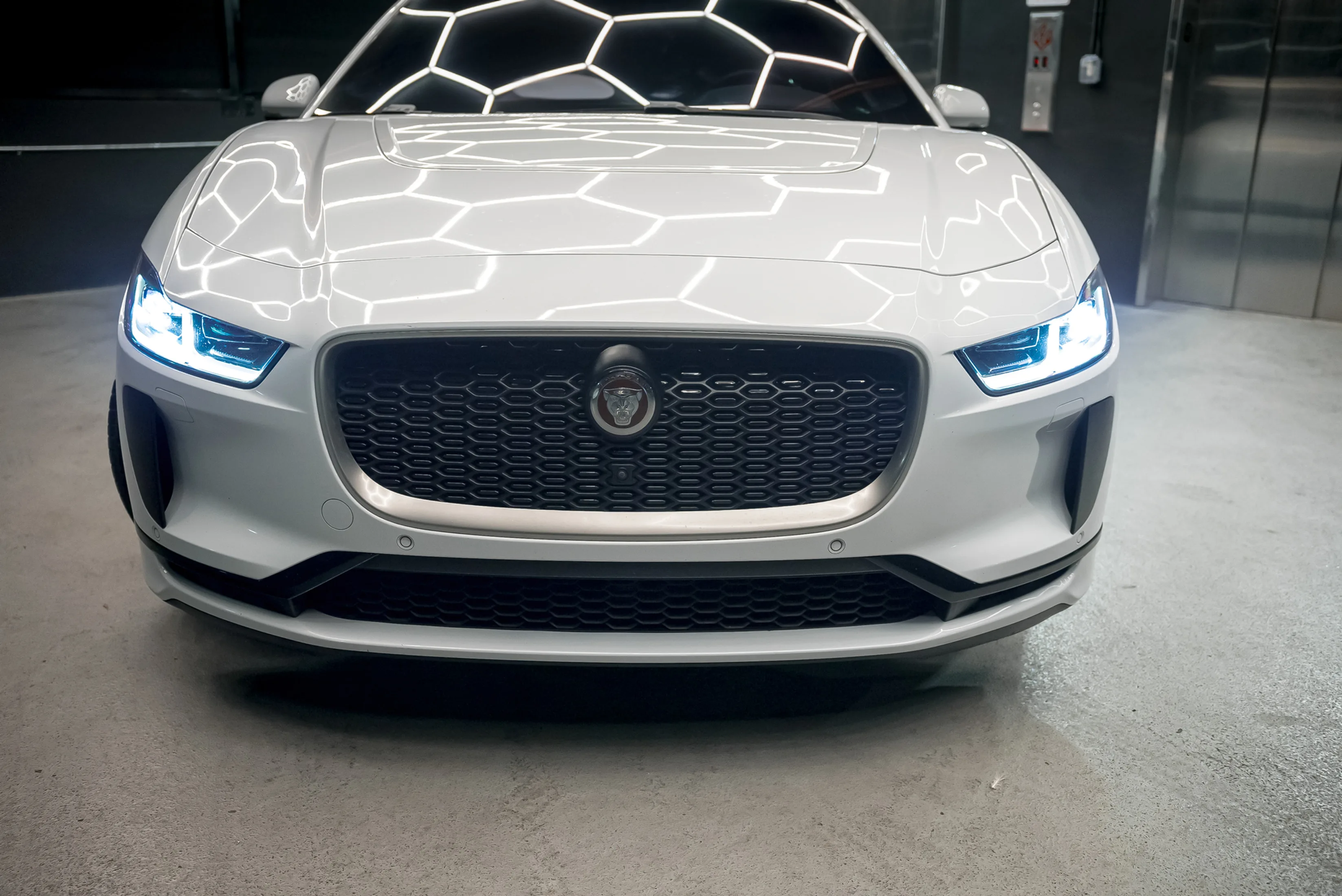 Jaguar I Pace White 2019 — interior seats