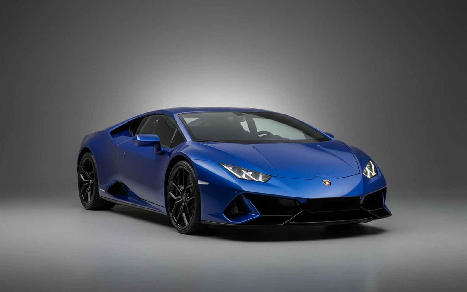 Lamborghini Huracan EVO Azul 2021 for rent in Miami — exterior front view