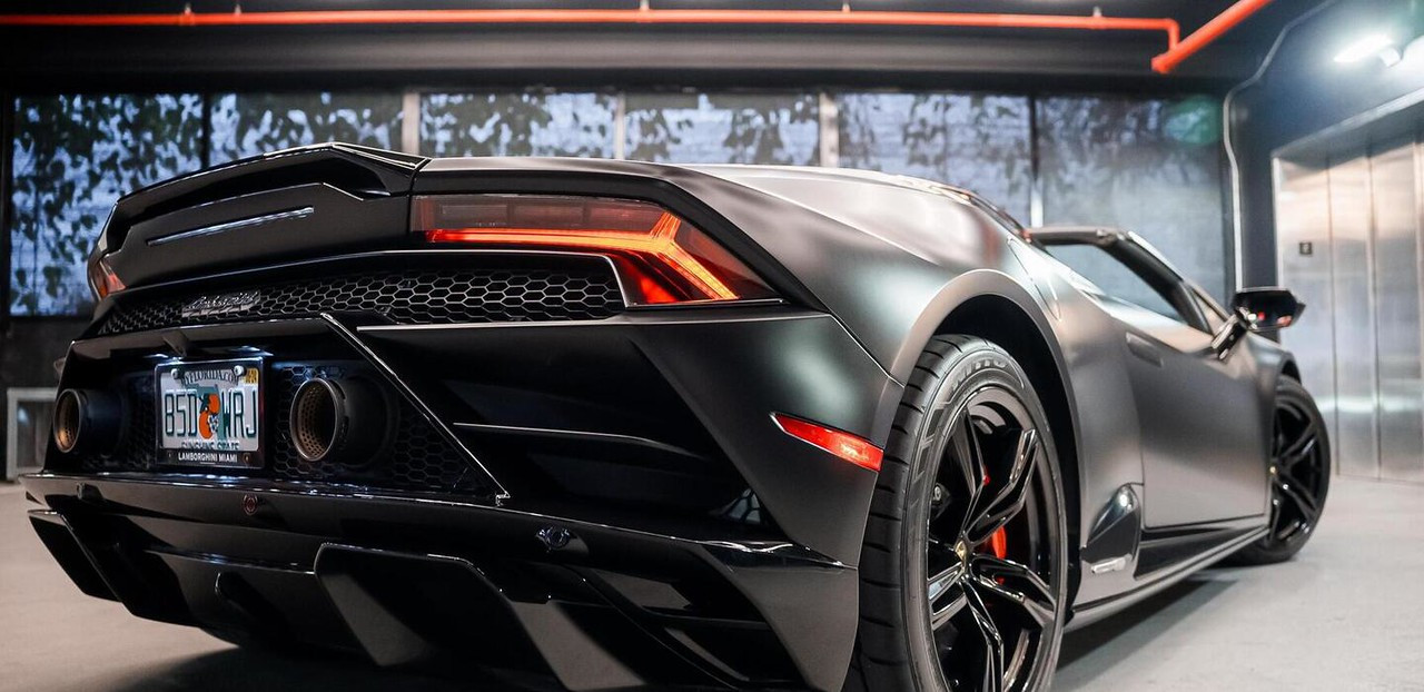 Lamborghini Huracan EVO Yellow 2021 — photo 12