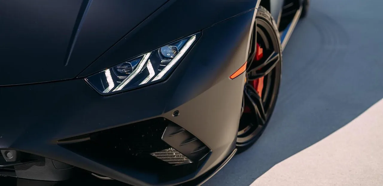 Lamborghini Huracan EVO Yellow 2021 — photo 13