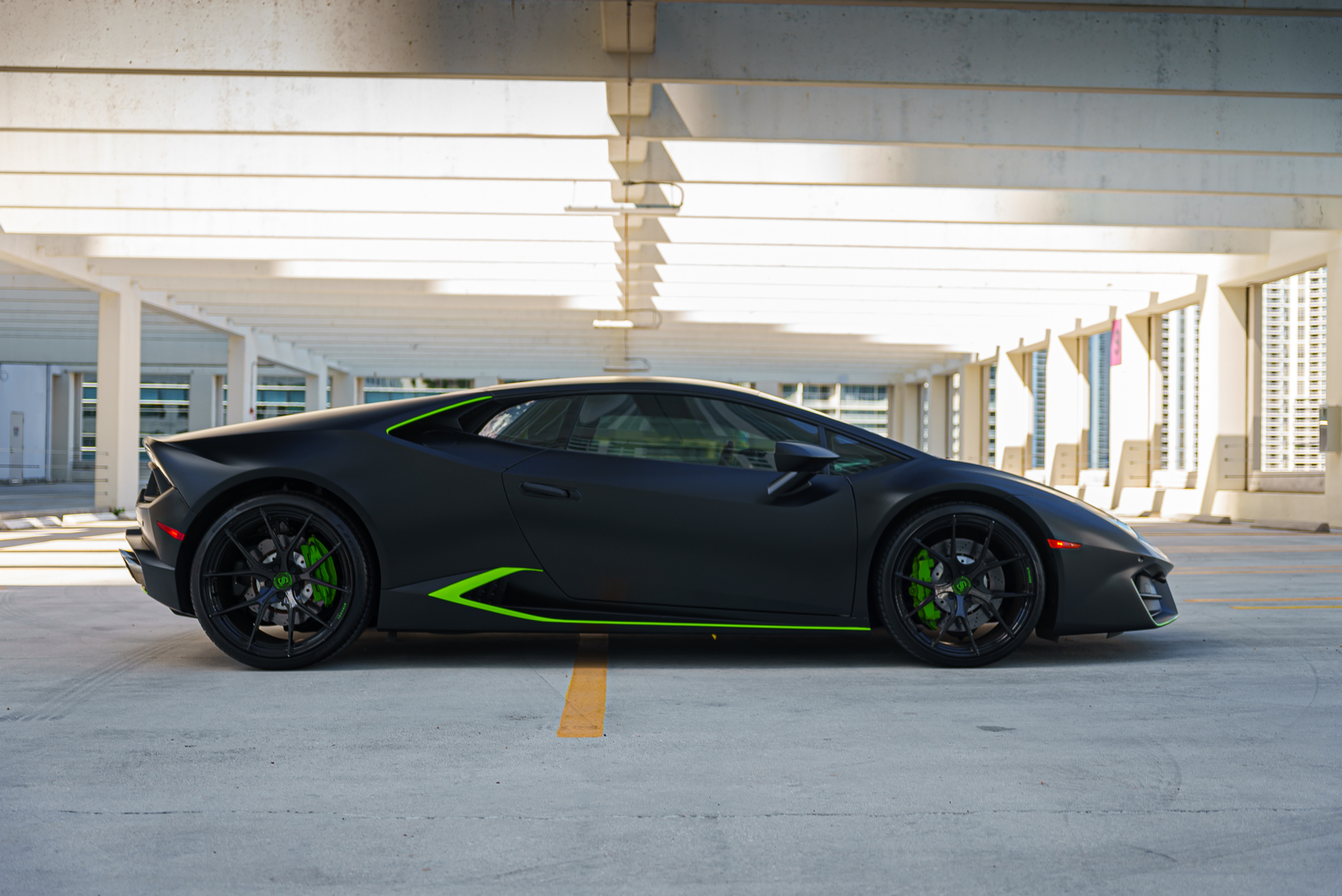 Lamborghini Huracan White — photo 7