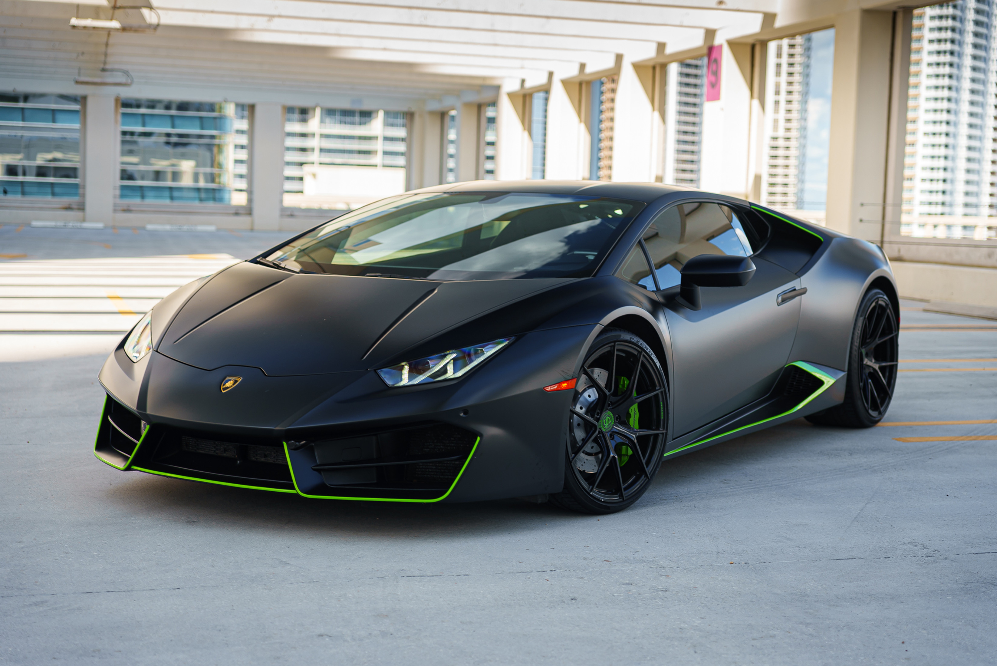 Lamborghini Huracan White — photo 9