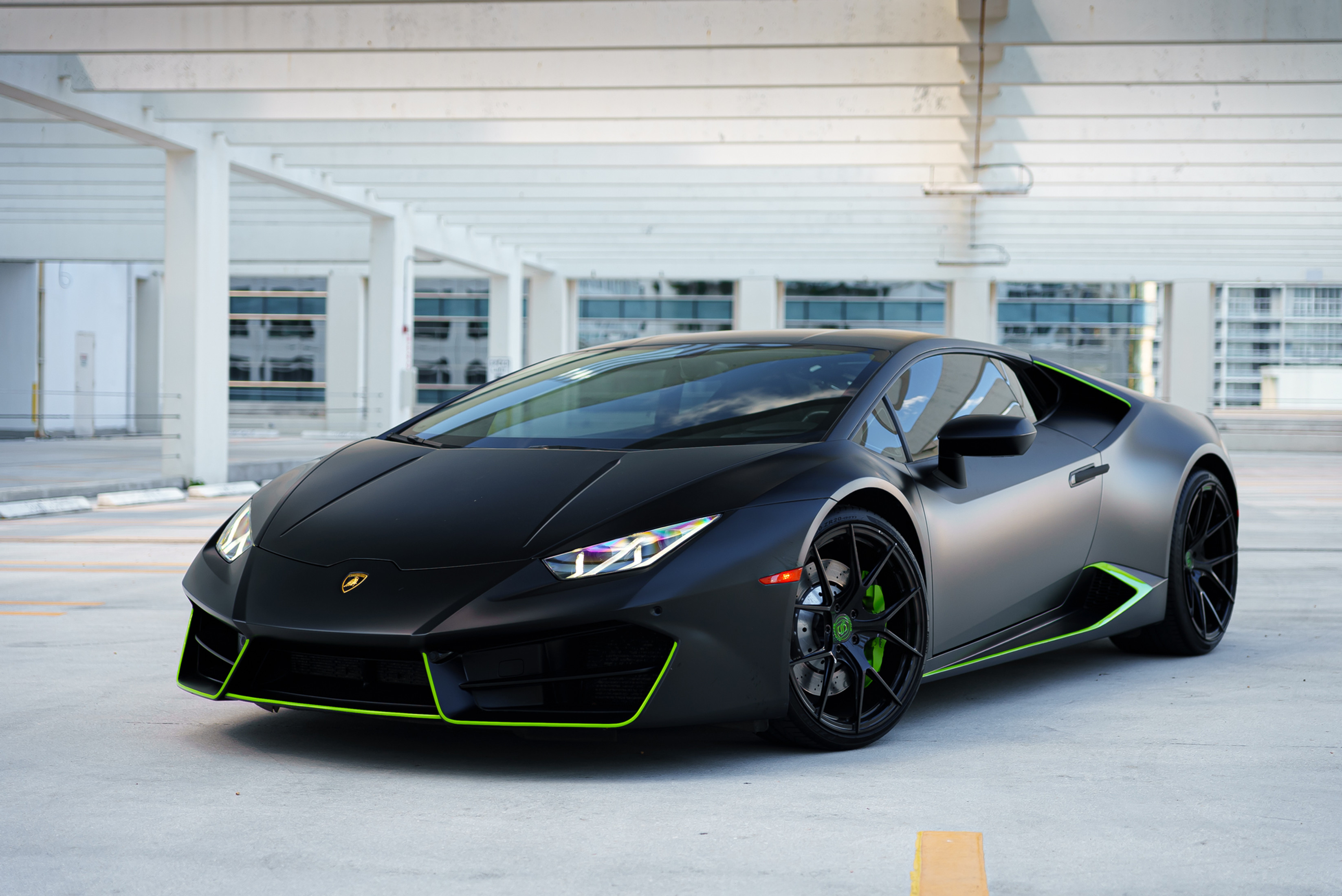 Lamborghini Huracan White for rent in Miami — exterior photo