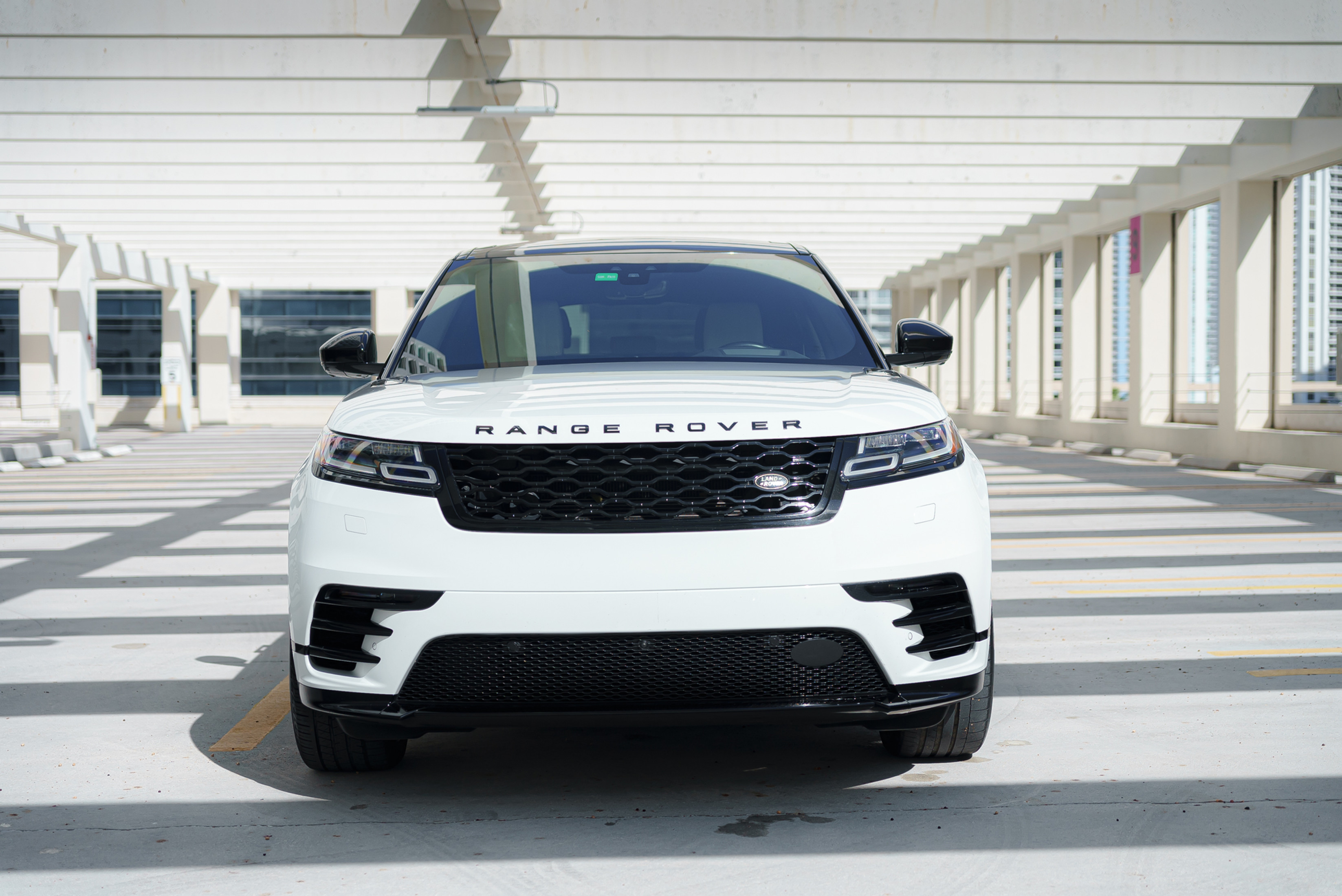 Land Rover Range Rover Velar Grey — interior dashboard