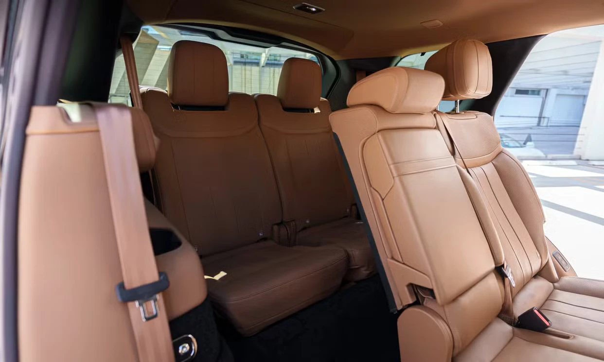 Land Rover Range Rover Black — interior seats