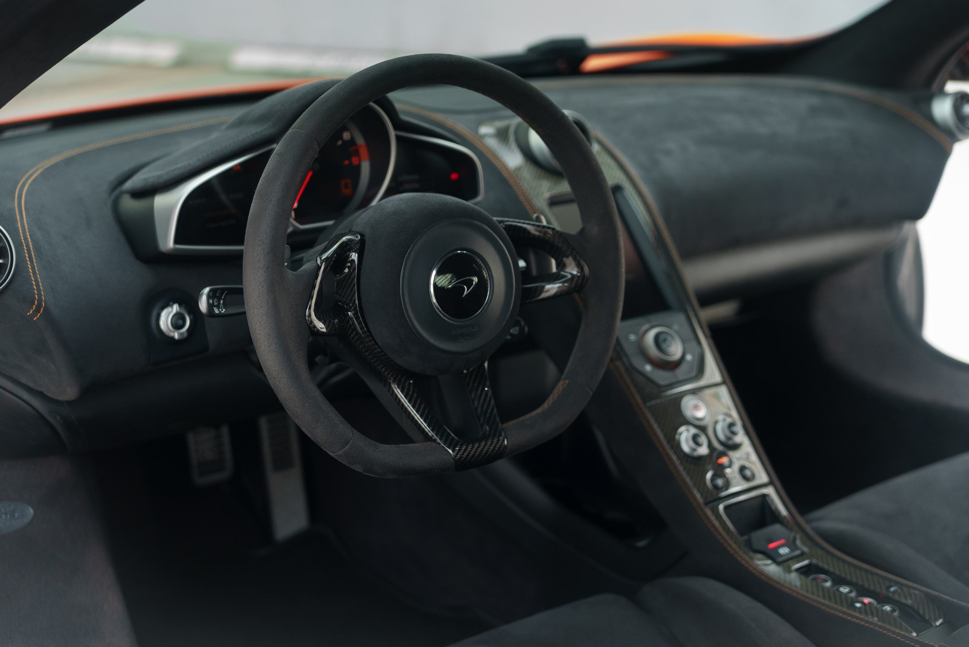 McLaren 650S Orange — exterior rear view