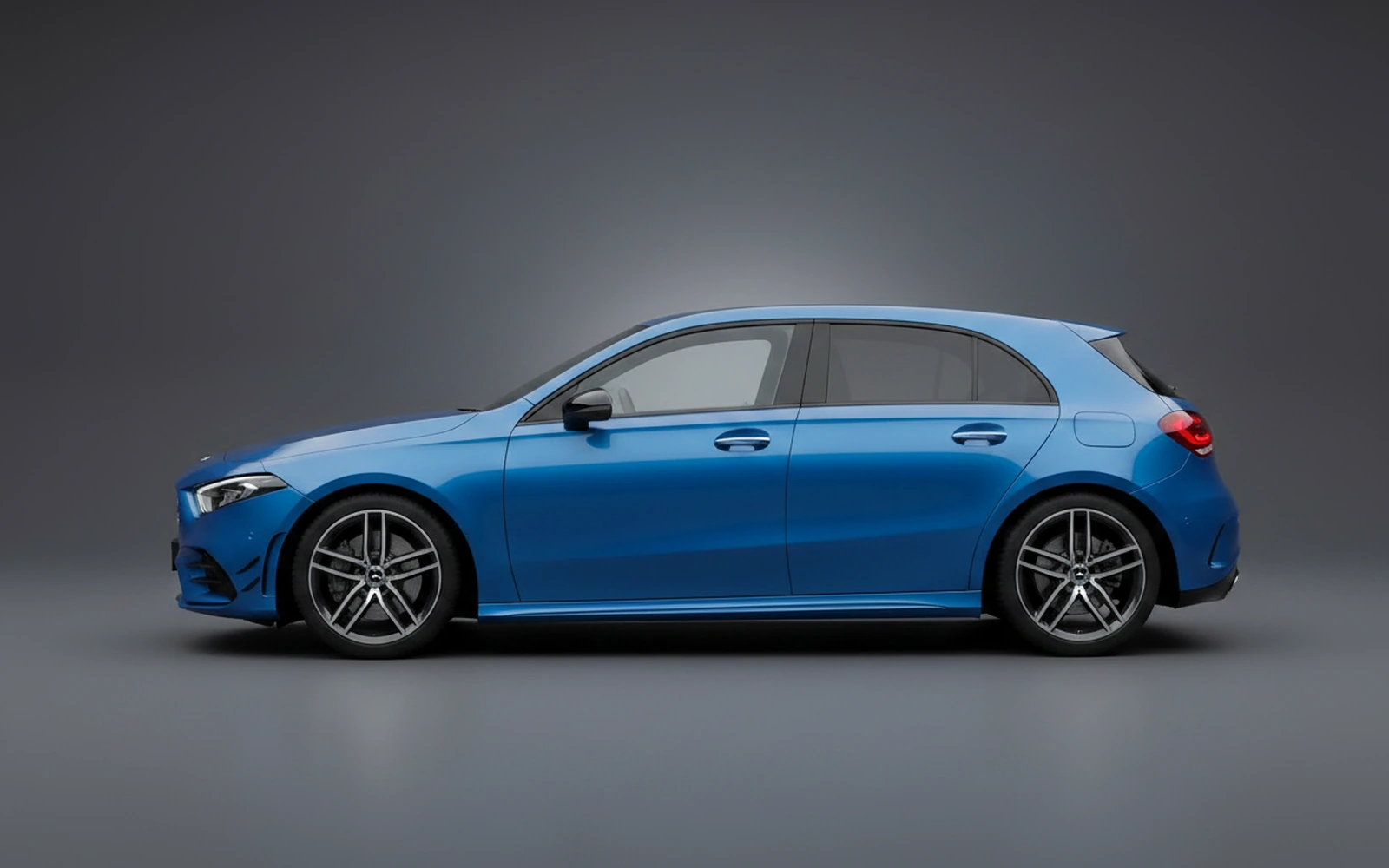 Mercedes-Benz A35 AMG Azul 2025 — exterior rear view