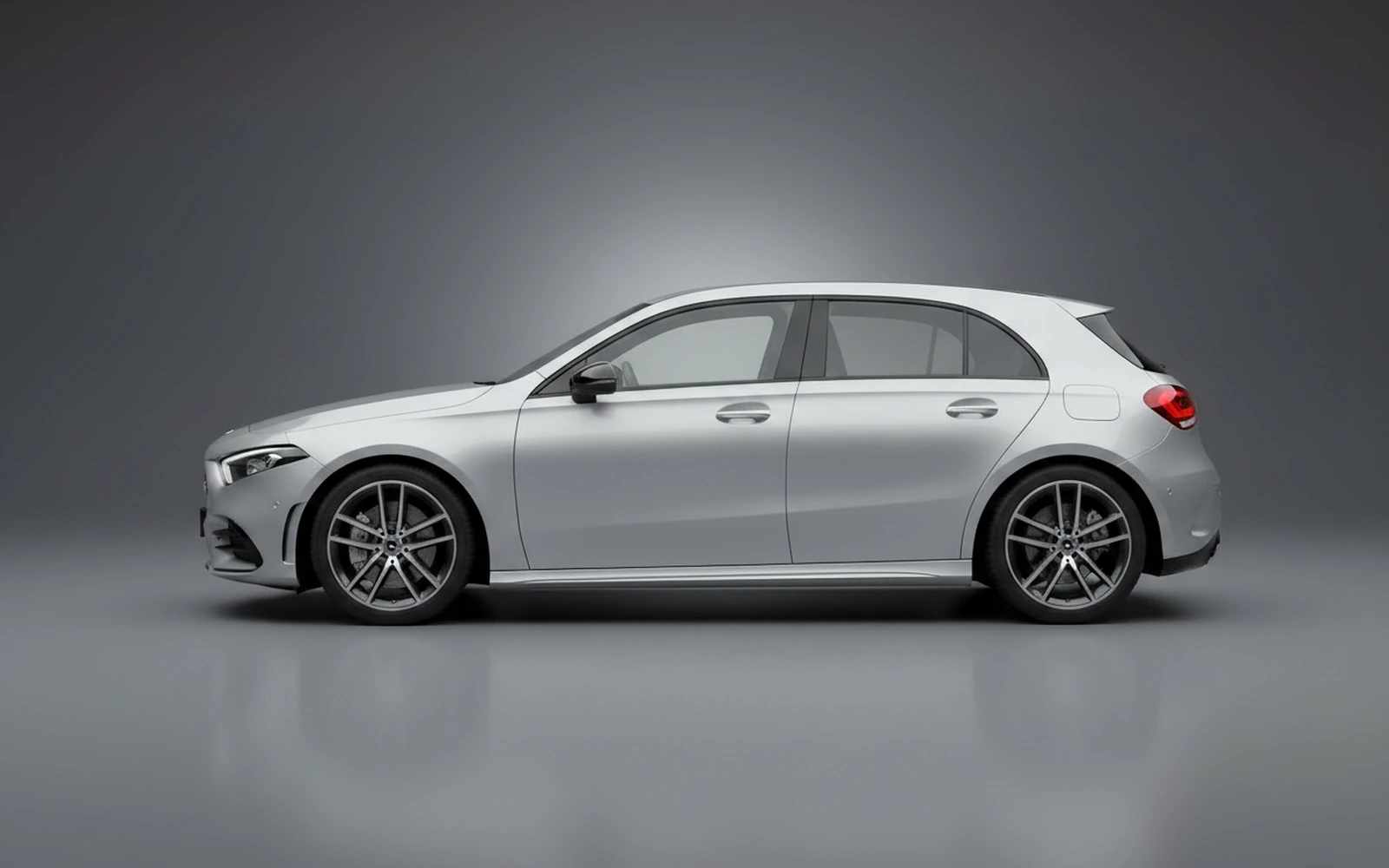 Mercedes-Benz A35 AMG Plata 2025 — exterior rear view