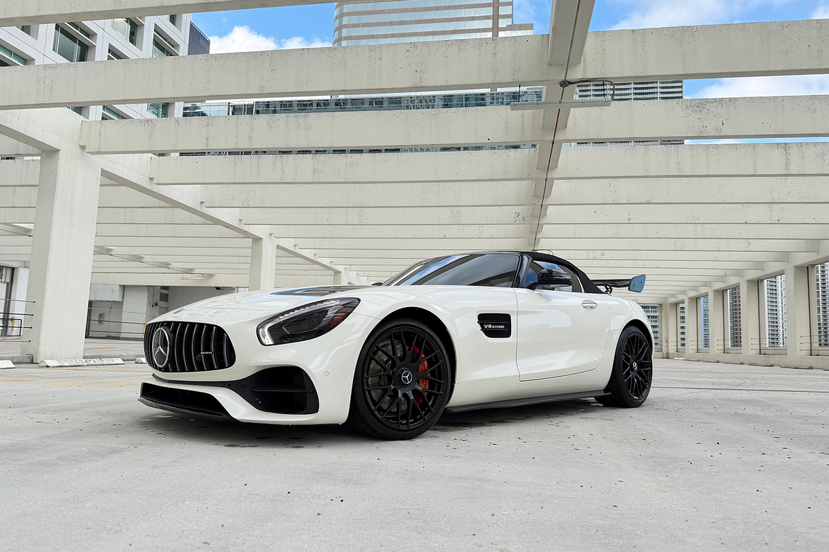 Mercedes-Benz AMG GT White 2022 — interior dashboard