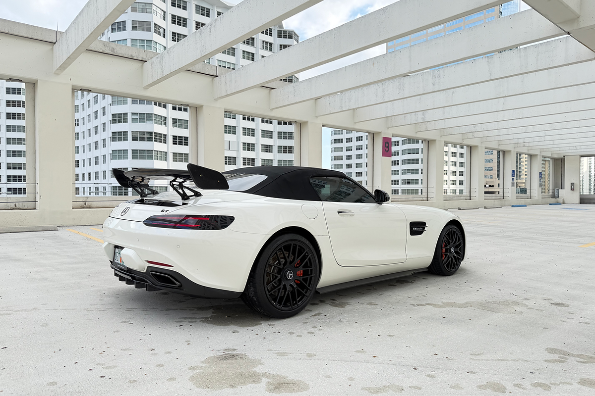 Mercedes-Benz AMG GT White 2022 — photo 6