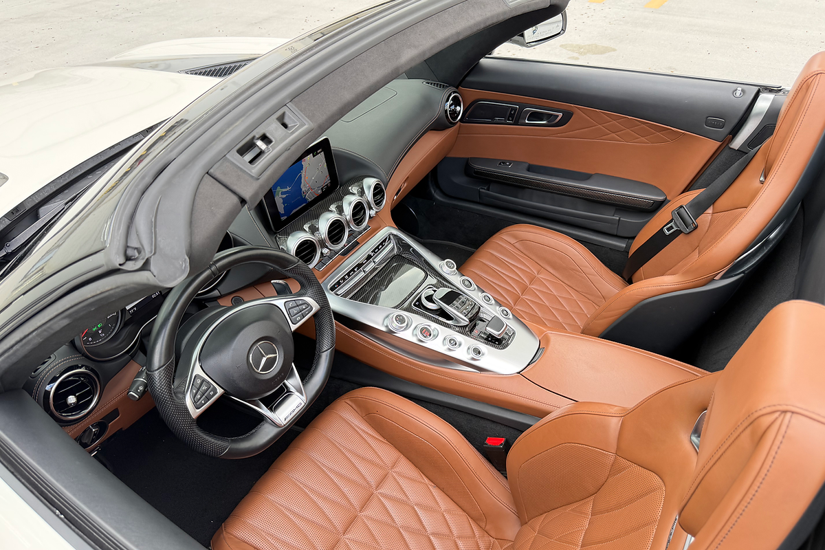 Mercedes-Benz AMG GT White 2022 — photo 9