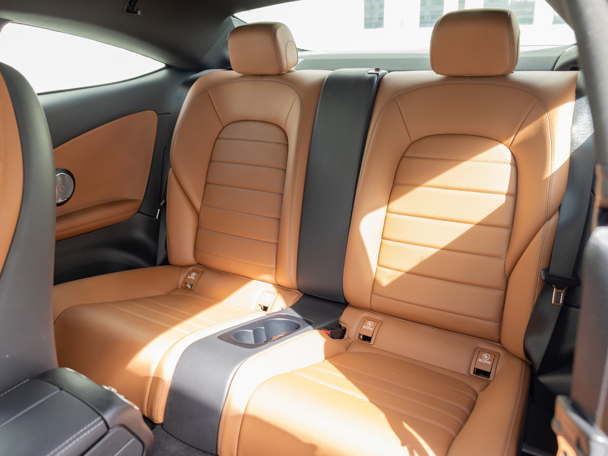 Mercedes-Benz C300 White — photo 10